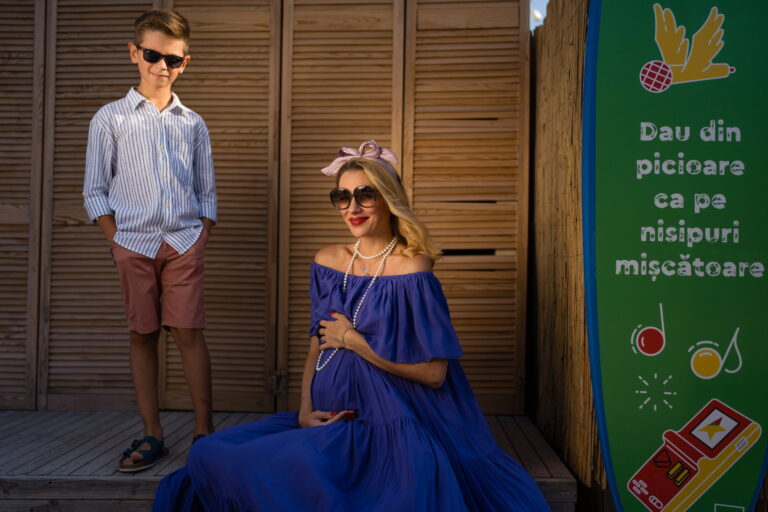 Sedinta foto de familie la malul marii
