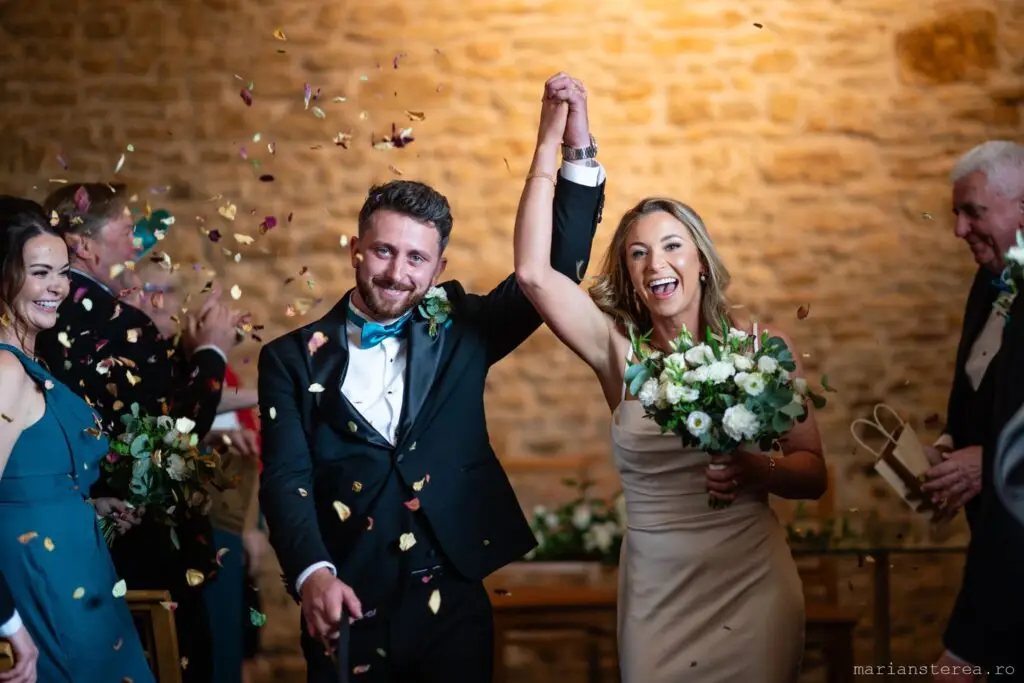 Mireasa Alice în timpul pregătirilor – fotografie nuntă Birmingham