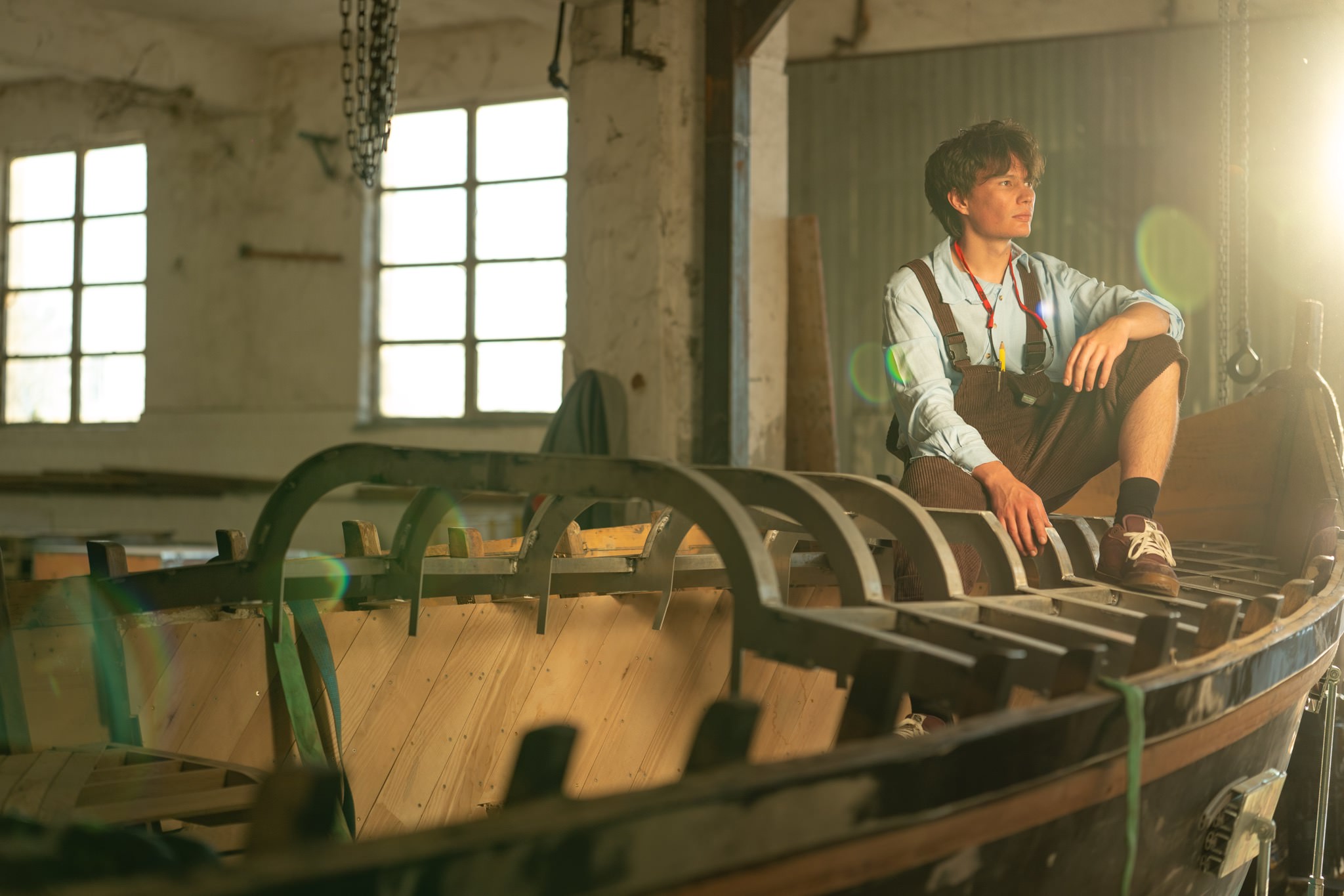 Portret de atelier cu lotca în construcție, ședință foto de portret Constanța